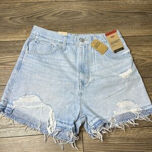 NWT Levi’s High Waisted Mom Shorts Size 30
